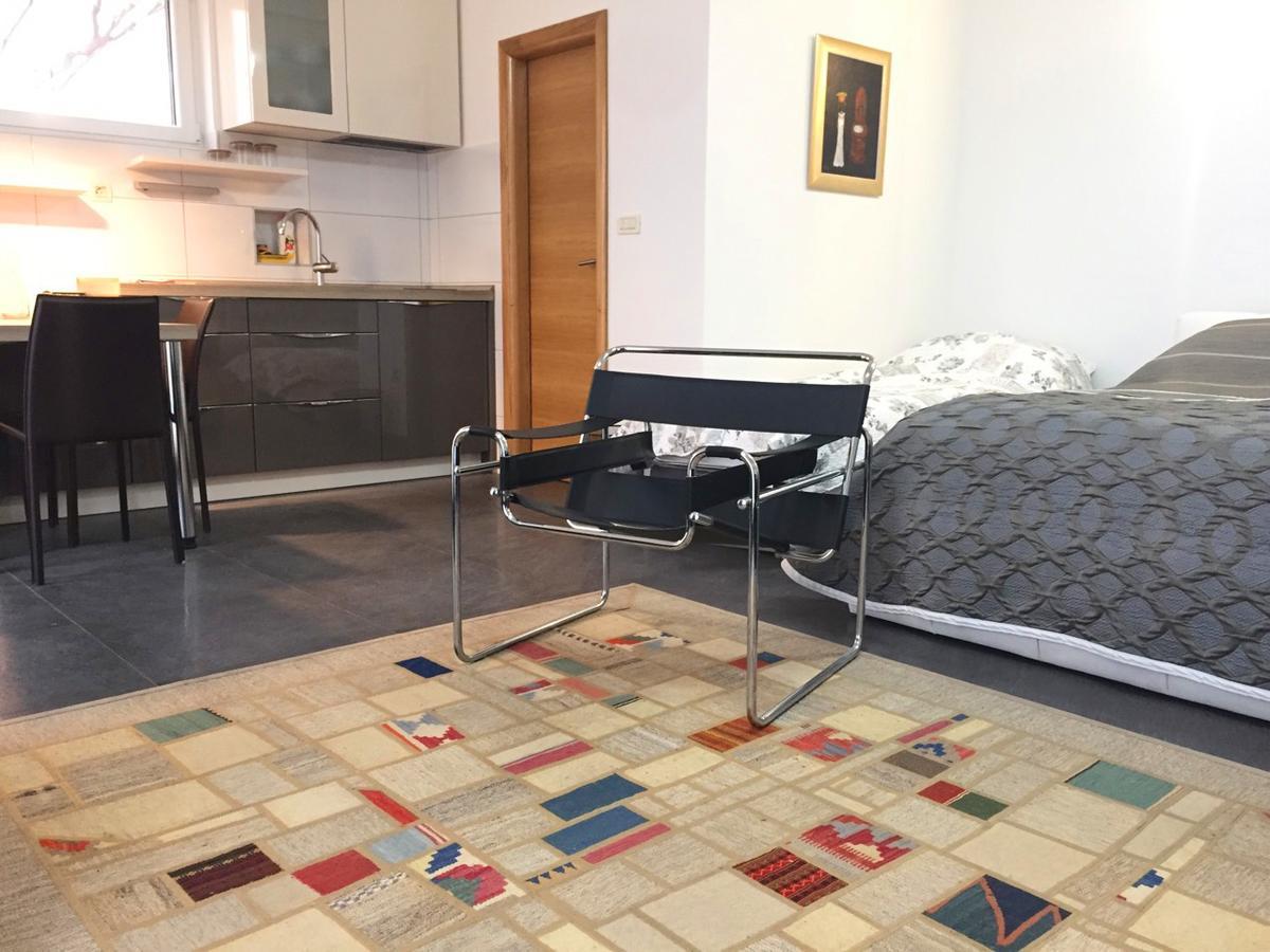 Sibenik City Beach Apartment *